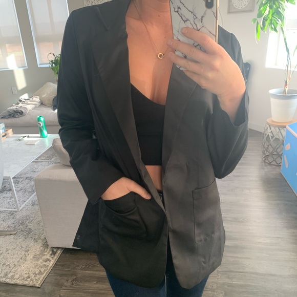 LAST MEDIUM! π Leila Long Fitted Blazer - Picture 3 of 4